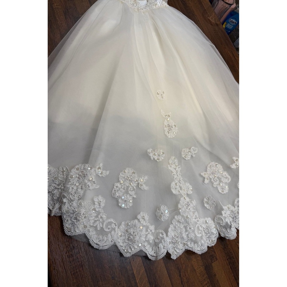 Michelangelo stunning flower girl dress Size 3. Ivory. David's Bridal - Picture 7 of 12